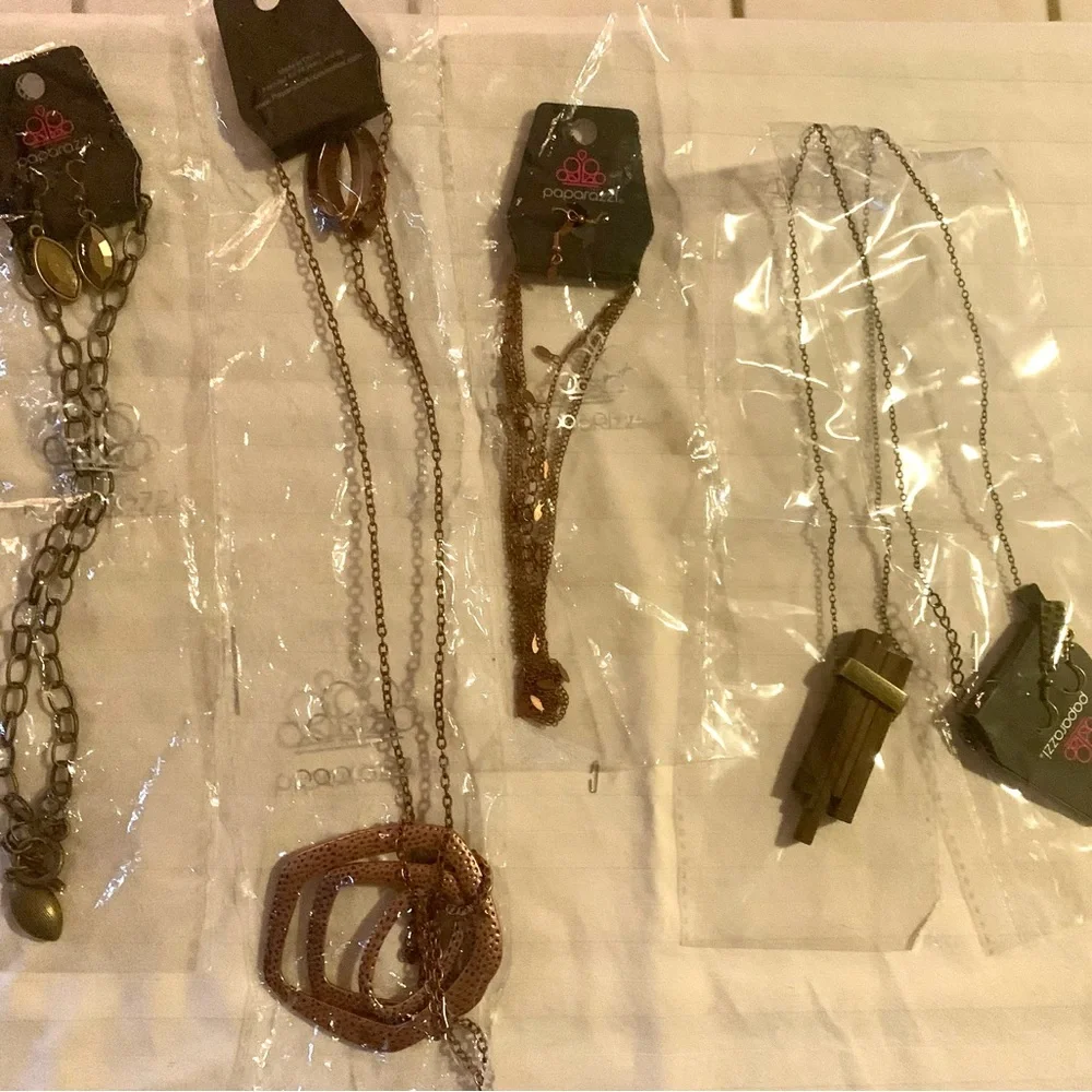 Necklaces - Picture 1 of 1